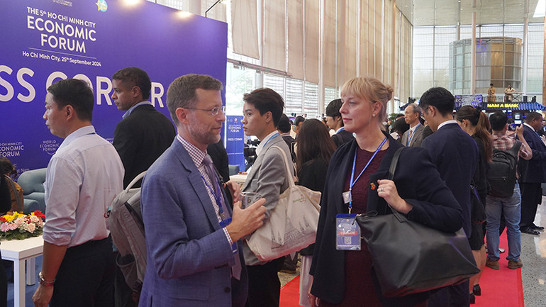 Diễn đàn Kinh tế Thành phố Hồ Chí Minh (HEF) là nơi thể hiện rõ vai trò các bên có liên quan, từ đó hình thành hệ sinh thái chuyển đổi công nghiệp vốn đang trong quá trình hình thành và vai trò của các nhà đầu tư quốc tế.