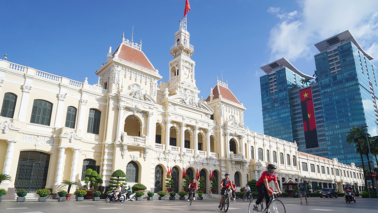 Người dân Thành phố Hồ Chí Minh đều chung một tinh thần ngày Quốc khánh 2/9.