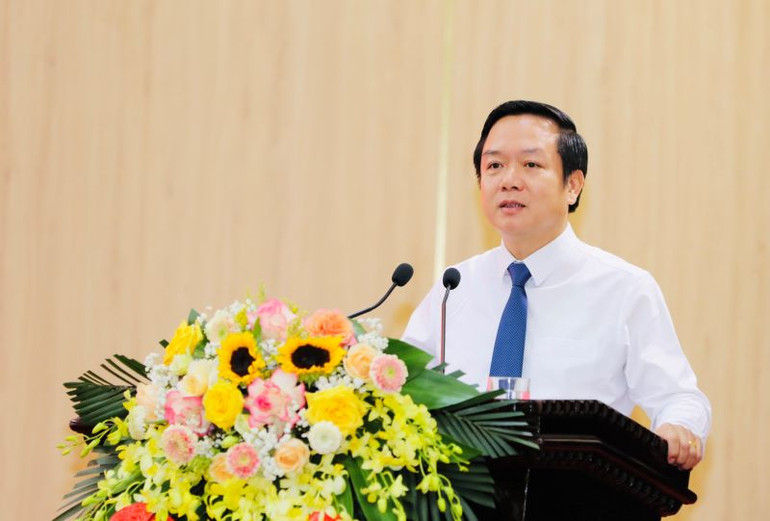 Chủ tịch Ủy ban nhân dân tỉnh Ninh Bình Phạm Quang Ngọc phát biểu tại hội nghị. (Ảnh: Đức Lam)