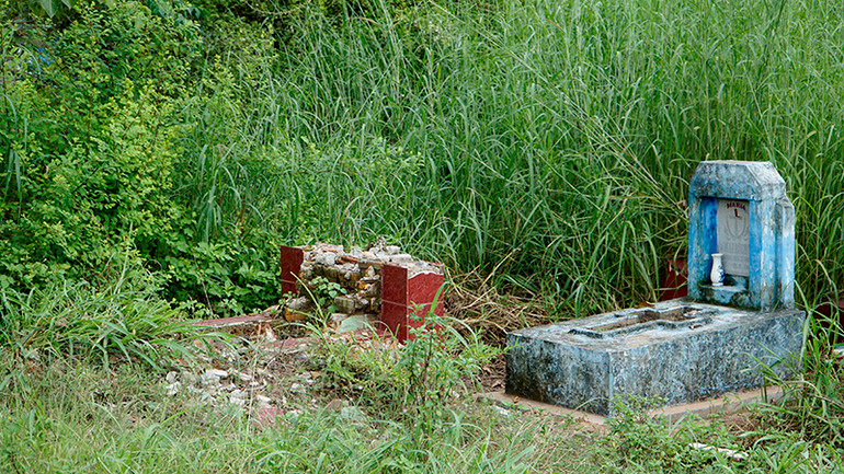 Bình Hưng Hòa là nghĩa trang tự phát từ trước 1975. Hiện nay, nghĩa trang có diện tích 53,612ha, là nghĩa trang lớn nhất của Thành phố Hồ Chí Minh, nằm ở phường Bình Hưng Hòa và Bình Hưng Hòa A, quận Bình Tân. Bình Hưng Hòa là nghĩa trang tự phát từ trước 1975. Hiện nay, nghĩa trang có diện tích 53,612ha, là nghĩa trang lớn nhất của Thành phố Hồ Chí Minh, nằm ở phường Bình Hưng Hòa và Bình Hưng Hòa A, quận Bình Tân.