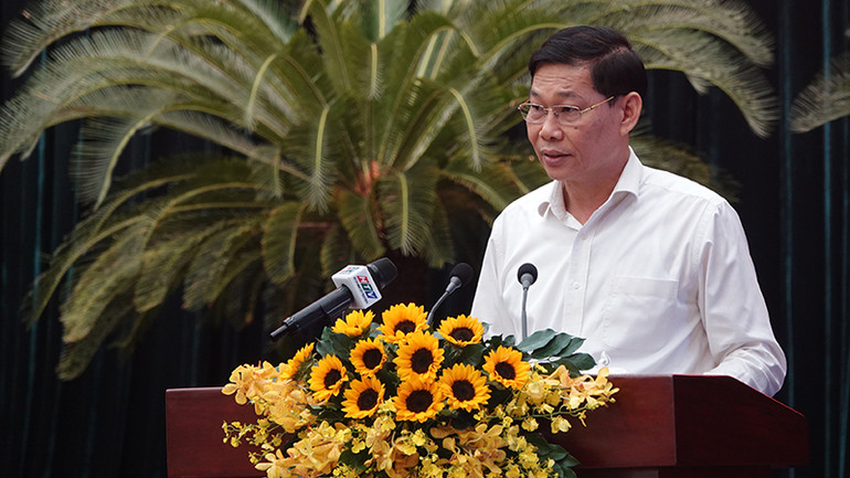 Đồng chí Đỗ Văn Phới, Phó Trưởng Ban Dân vận Trung ương phát biểu chỉ đạo tại hội nghị. Đồng chí Đỗ Văn Phới, Phó Trưởng Ban Dân vận Trung ương phát biểu chỉ đạo tại hội nghị.