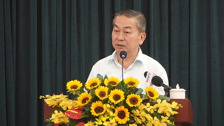 Ông Võ Ngọc Quốc Thuận, Giám đốc Sở Nội vụ Thành phố Hồ Chí Minh phát biểu tại hội thảo.