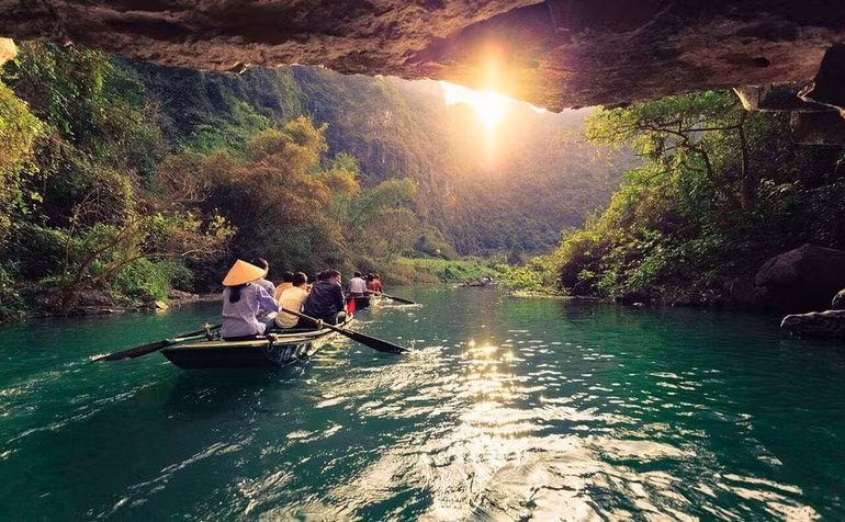 Khu Du lịch Tràng An thu hút hàng triệu lượt khách mỗi năm. (Ảnh: Sở Du lịch Ninh Bình)