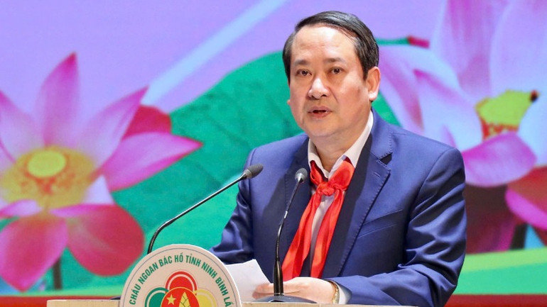 Đồng chí Mai Văn Tuất, Phó Bí thư Thường trực Tỉnh ủy, Chủ tịch Hội đồng nhân dân tỉnh Ninh Bình phát biểu tại Đại hội.