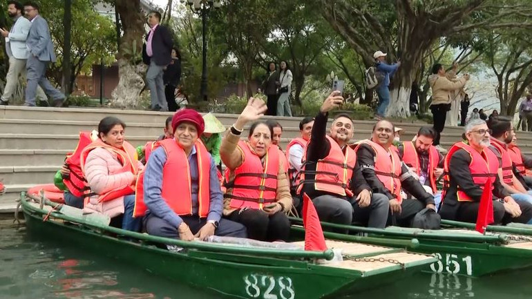 Du khách Ấn Độ tại bến thuyền Tràng An. (Ảnh: Sở Du lịch Ninh Bình) Du khách Ấn Độ tại bến thuyền Tràng An. (Ảnh: Sở Du lịch Ninh Bình)