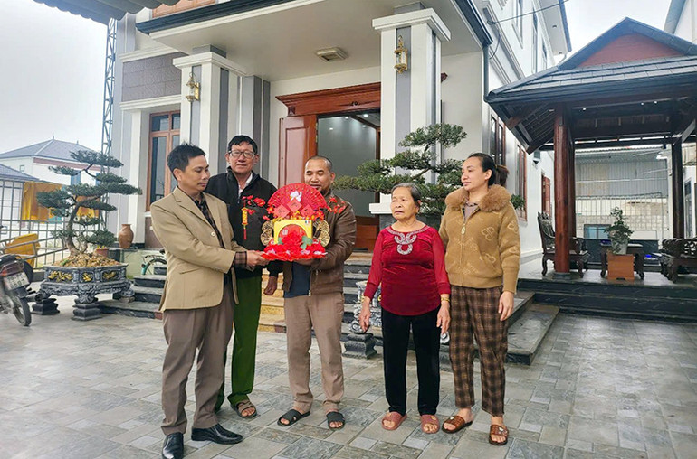 Cấp ủy, chính quyền các cấp huyện Can Lộc, tỉnh Hà Tĩnh luôn chú trọng duy trì mối quan hệ, gắn bó với nhân dân vùng tái định cư đường cao tốc bắc-nam.