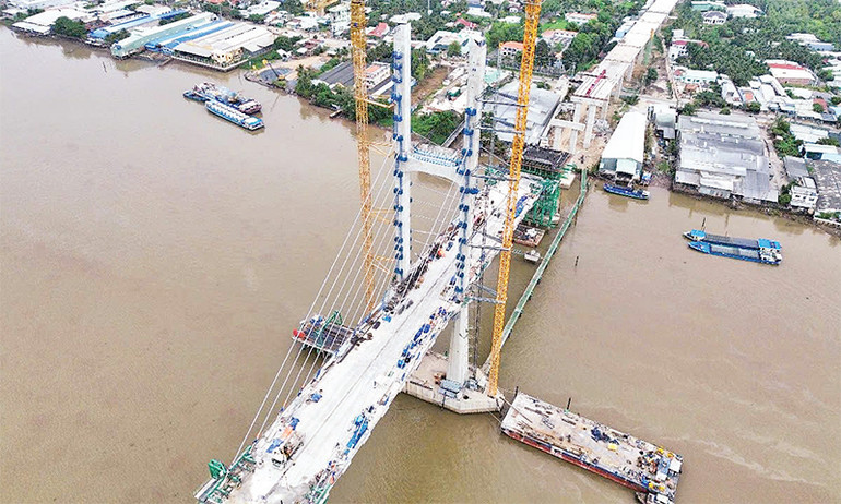 Cầu Rạch Miễu 2 đang thi công.
