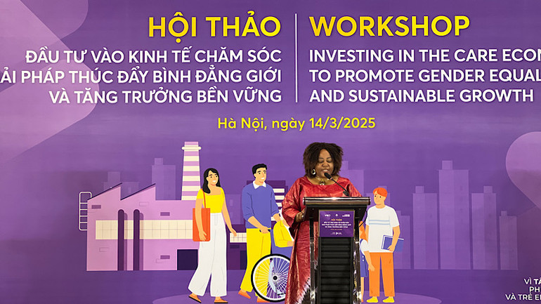 Bà Caroline T. Nyamayemombe, Trưởng đại diện Cơ quan Liên hợp quốc về Bình đẳng giới và Trao quyền cho phụ nữ (UN Women) tại Việt Nam phát biểu tại Hội thảo.