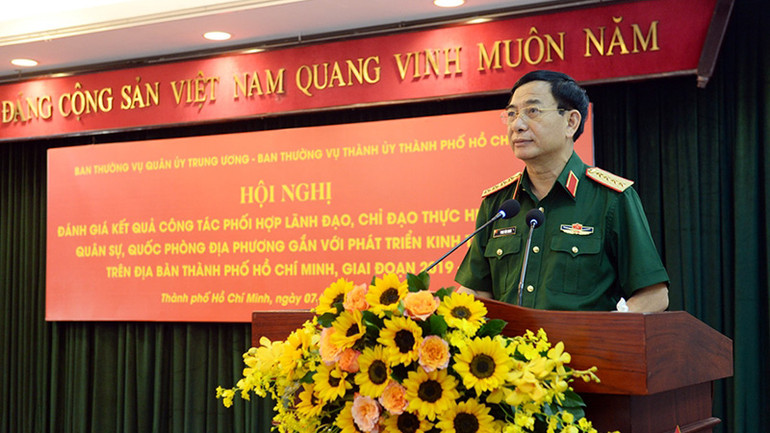 Đồng chí Đại tướng Phan Văn Giang, Ủy viên Bộ Chính trị, Bộ Trưởng Bộ Quốc phòng phát biểu kết luận hội nghị.