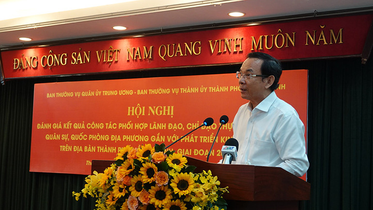 Đồng chí Nguyễn Văn Nên, Ủy viên Bộ Chính trị, Bí thư Thành ủy Thành phố Hồ Chí Minh phát biểu khai mạc hội nghị.