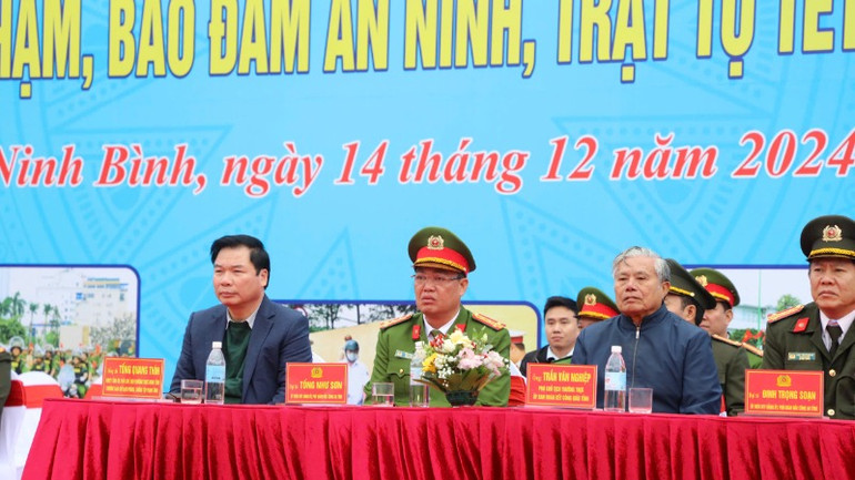 Ninh Bình tập trung nâng cao vai trò, trách nhiệm của người đứng đầu các cơ quan, đơn vị, địa phương trong việc chỉ đạo công tác đấu tranh phòng chống tội phạm, bảo đảm an ninh trật tự.