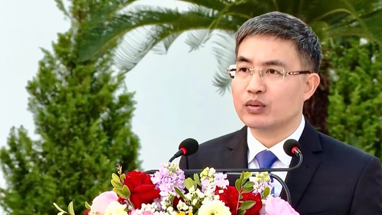 Chủ tịch Ủy ban nhân dân thành phố Tam Điệp Hoàng Mạnh Hùng phát biểu tại buổi lễ.