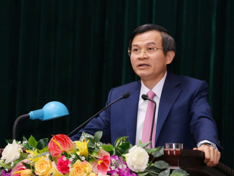 Đồng chí Đoàn Minh Huấn, Ủy viên Trung ương Đảng, Bí thư Tỉnh ủy phát biểu chỉ đạo tại phiên khai mạc. (Ảnh: Đức Lam)