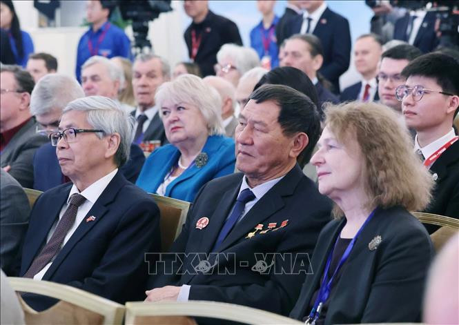 Các đại biểu tham dự buổi gặp mặt. (Ảnh: TTXVN)