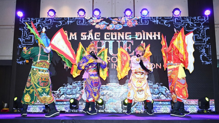 Các hoạt động trình diễn văn hóa, nghệ thuật tại sự kiện. (Ảnh: Trung tâm Thông tin du lịch)