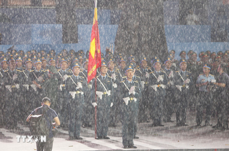 Các khối của Lực lượng Quân đội nhân dân tham gia sơ duyệt. (Ảnh: Thanh Vũ/TTXVN)