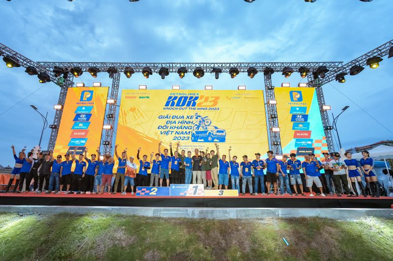Lễ bế mạc Giải đua xe địa hình đối kháng Việt Nam Petrolimex Knock Out the King 2023.
