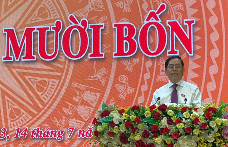 Đồng chí Phạm Viết Thanh Ủy viên Trung ương Đảng, Bí thư Tỉnh ủy, Chủ tịch Hội đồng nhân dân tỉnh Bà Rịa-Vũng Tàu phát biểu bế mạc kỳ họp.