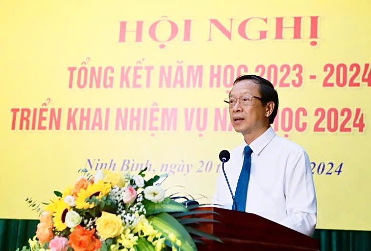 Thứ trưởng Giáo dục và Đào tạo Phạm Ngọc Thưởng phát biểu tại Hội nghị.