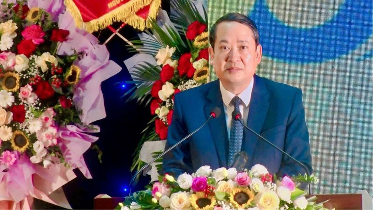 Đồng chí Mai Văn Tuất, Phó Bí thư Thường trực, Chủ tịch Hội đồng nhân dân tỉnh Ninh Bình phát biểu chỉ đạo tại buổi lễ.