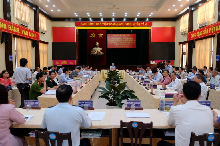 Toàn cảnh hội nghị.