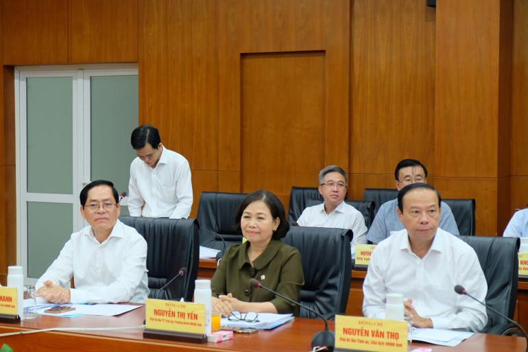 Đồng chí Phạm Viết Thanh, Ủy viên Trung ương Đảng, Bí thư Tỉnh ủy Bà Rịa-Vũng Tàu; đồng chí Nguyễn Thị Yến, Phó Bí thư Thường trực Tỉnh ủy; đồng chí Nguyễn Văn Thọ, Chủ tịch Ủy ban nhân dân tỉnh.