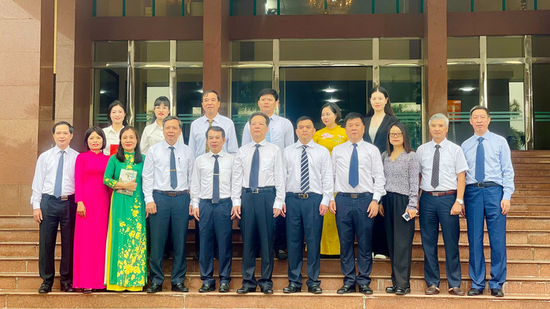 Hai bên tin tưởng, hợp tác giữa Hội đồng nhân dân tỉnh Ninh Bình và tỉnh Hồ Bắc sẽ đạt được nhiều kết quả quan trọng trong thời gian tới. Hai bên tin tưởng, hợp tác giữa Hội đồng nhân dân tỉnh Ninh Bình và tỉnh Hồ Bắc sẽ đạt được nhiều kết quả quan trọng trong thời gian tới.