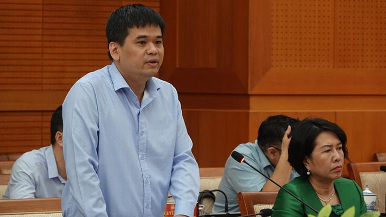 Đại biểu Đoàn khảo sát thực tế nhóm 2-Ban Chỉ đạo Tổng kết Trung ương (Phát triển nền kinh tế thị trường định hướng xã hội chủ nghĩa) phát biểu tại buổi làm việc với Thành ủy Thành phố Hồ Chí Minh.