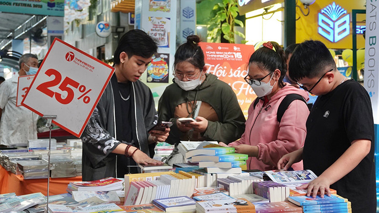 Doanh thu tại Đường sách thành phố năm 2023 gần 60 tỷ đồng.