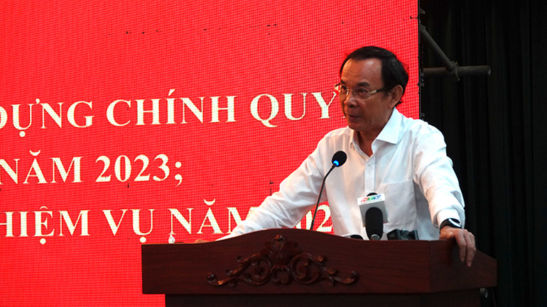 Đồng chí Nguyễn Văn Nên, Ủy viên Bộ Chính trị, Bí thư Thành ủy Thành phố Hồ Chí Minh phát biểu chỉ đạo hội nghị.