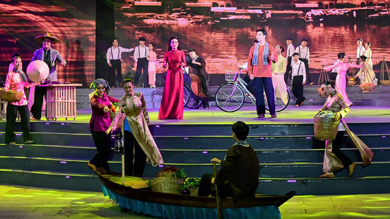 Tiết mục ca cảnh trong chương trình. (Ảnh: Quốc Thanh)