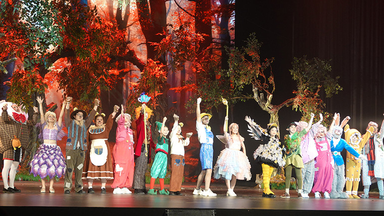 Các sinh vật cổ tích sẵn sàng vùng lên lật đổ chúa tể độc ác Farquaad.