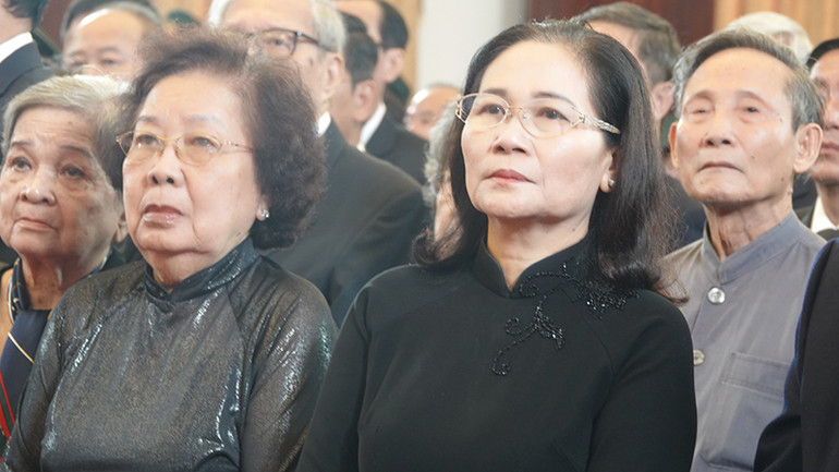 Các đại biểu bày tỏ niềm xúc động trong Lễ Truy điệu đồng chí Tổng Bí thư Nguyễn Phú Trọng. Các đại biểu bày tỏ niềm xúc động trong Lễ Truy điệu đồng chí Tổng Bí thư Nguyễn Phú Trọng.