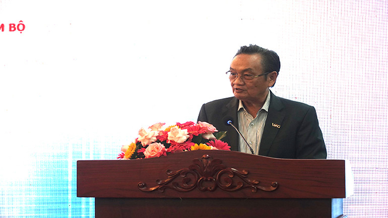 Tiến sĩ Trần Du Lịch phát biểu tại hội thảo.