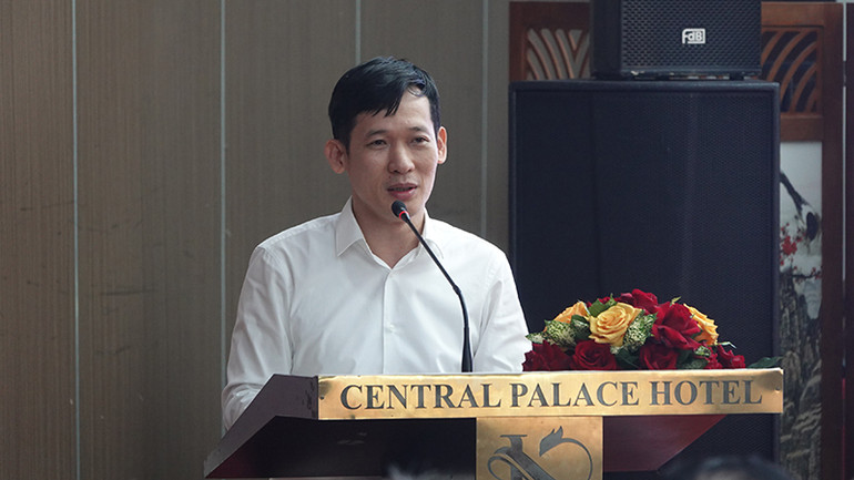Ông Nguyễn Hồng Văn, Phó Tổng Giám đốc Công ty Đầu tư Tài chính nhà nước Thành phố Hồ Chí Minh phát biểu tại hội thảo.