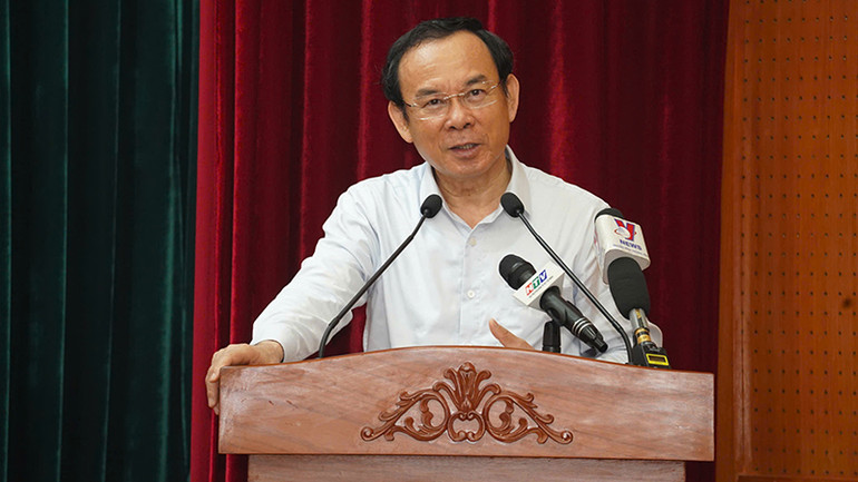 Đồng chí Nguyễn Văn Nên, Ủy viên Bộ Chính trị, Bí thư Thành ủy Thành phố Hồ Chí Minh phát biểu kết luận hội nghị.