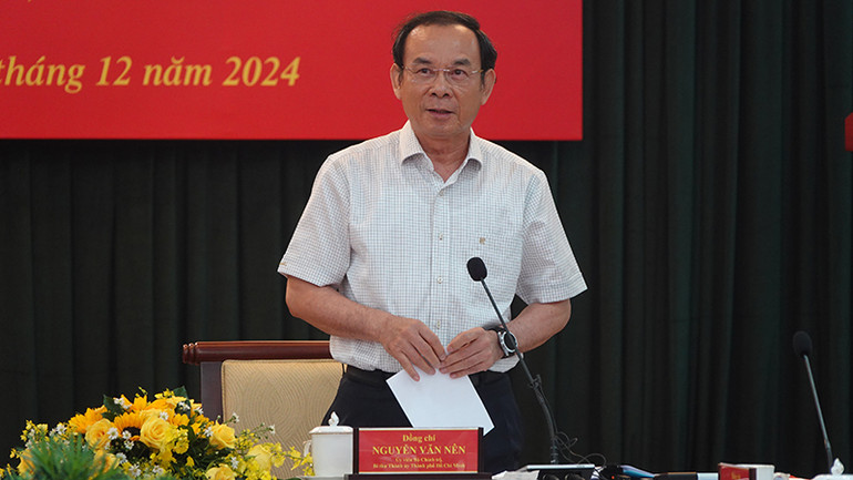 Đồng chí Nguyễn Văn Nên, Ủy viên Bộ Chính trị, Bí thư Thành ủy Thành phố Hồ Chí Minh, phát biểu tại buổi làm việc.