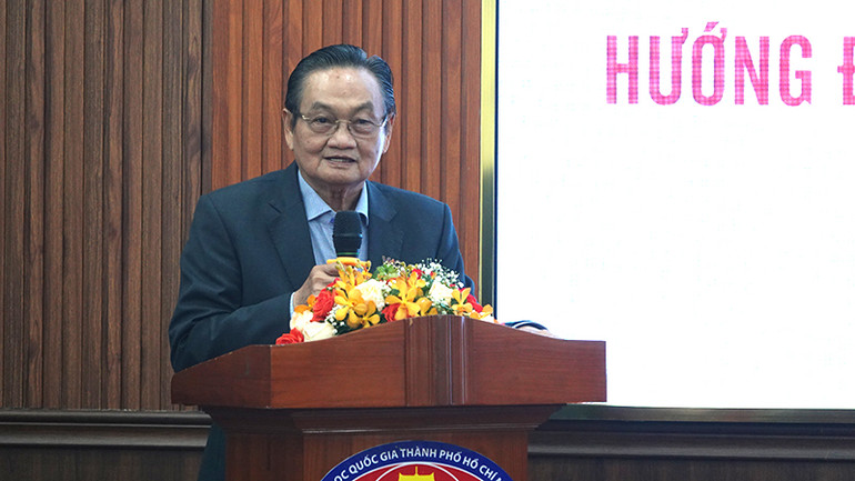 Tiến sĩ Trần Du Lịch phát biểu tại buổi tọa đàm. Tiến sĩ Trần Du Lịch phát biểu tại buổi tọa đàm.