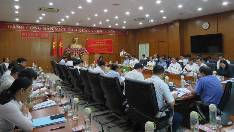 Toàn cảnh hội nghị tổng kết thực hiện Nghị quyết số 18-NQ/TW.