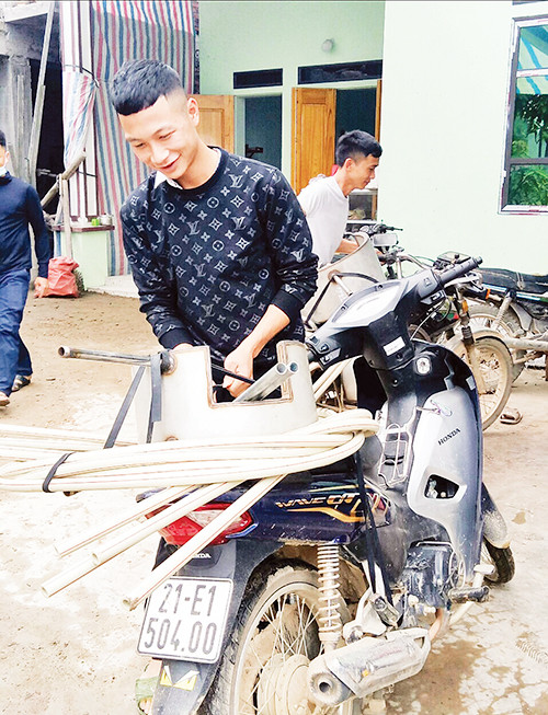 Hợp tác xã dịch vụ nông nghiệp Huỳnh Phát vào mùa đông luôn trong cảnh bận rộn với nhiều đơn hàng chuyển đi.