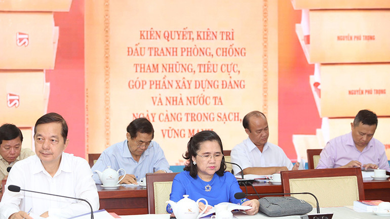 Các đại biểu tham dự hội thảo.