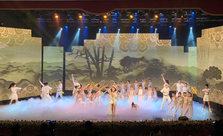 Tiết mục văn nghệ trong chương trình.