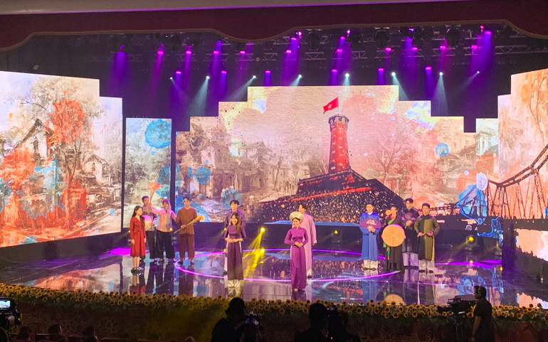 Tiết mục múa hình thể đặc sắc trong chương trình.