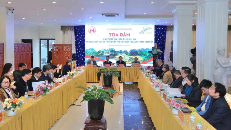 Quang cảnh buổi tọa đàm. (Ảnh: ANH TUẤN)