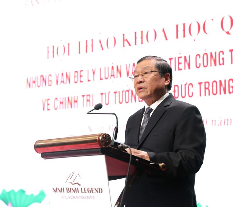 Đồng chí Lại Xuân Môn, Ủy viên Trung ương Đảng, Phó Trưởng Ban Thường trực Ban Tuyên giáo Trung ương, phát biểu đề dẫn. (Ảnh: TTXVN)