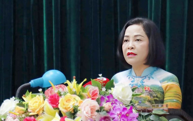 Phó Chủ tịch Quốc hội Nguyễn Thị Thanh phát biểu chỉ đạo kỳ họp Hội đồng nhân dân tỉnh Ninh Bình khóa XV. (Ảnh: ĐỨC LAM)