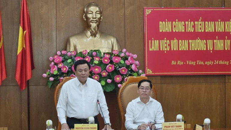 Đồng chí Nguyễn Xuân Thắng phát biểu tại hội nghị. Đồng chí Nguyễn Xuân Thắng phát biểu tại hội nghị.