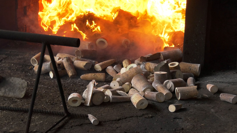 Tiêu hủy tang vật.