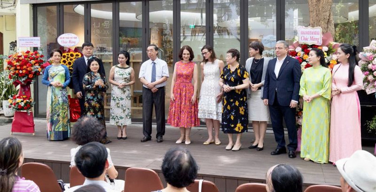 Lễ khai mạc triển lãm "Mùa xuân Hà Nội và Seoul" của họa sĩ Văn Dương Thành.