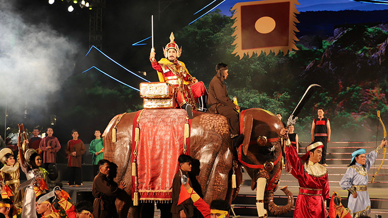 Một cảnh trong chương 2 “Lời hiệu triệu nước non”.